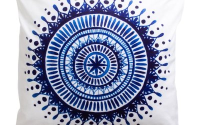 Pernă decorativă albastră-albă 45×45 cm Mandala – JAHU collections