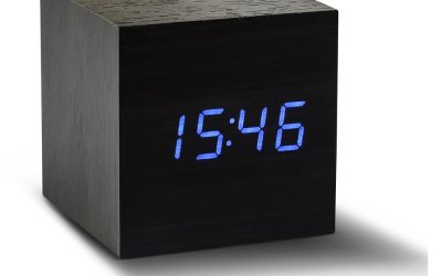 Ceas deșteptător cu LED Gingko Cube Click Clock, negru – albastru