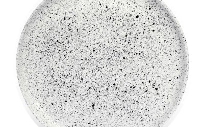 Farfurie mare pentru servire din gresie ÅOOMI Mess, ø 27,5 cm, alb – negru