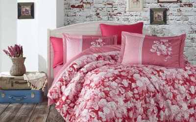 Lenjerie de pat din bumbac satinat pentru pat dublu cu cearșaf Hobby Amalia, 200 x 220 cm, roșu