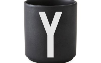 Cană din porțelan Design Letters Alphabet Y, 250 ml, negru