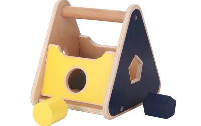 Jucărie educativă din lemn cu forme geometrice de inserat Kindsgut Basket